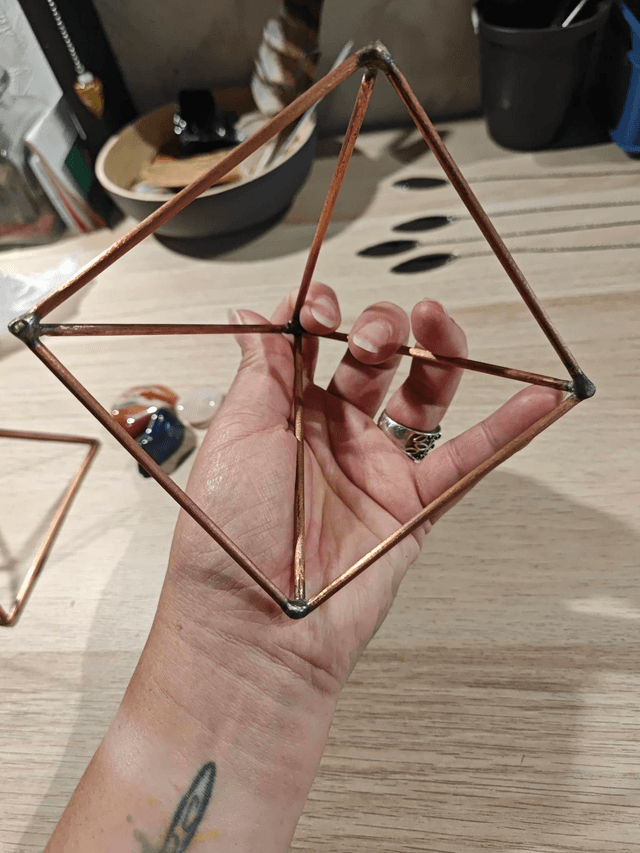 Pyramide en cuivre - 10cm de côté 