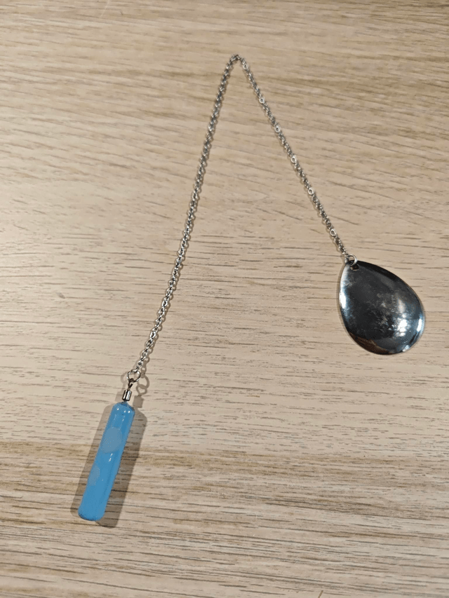 Pendule baton - bleu clair brillant et mat