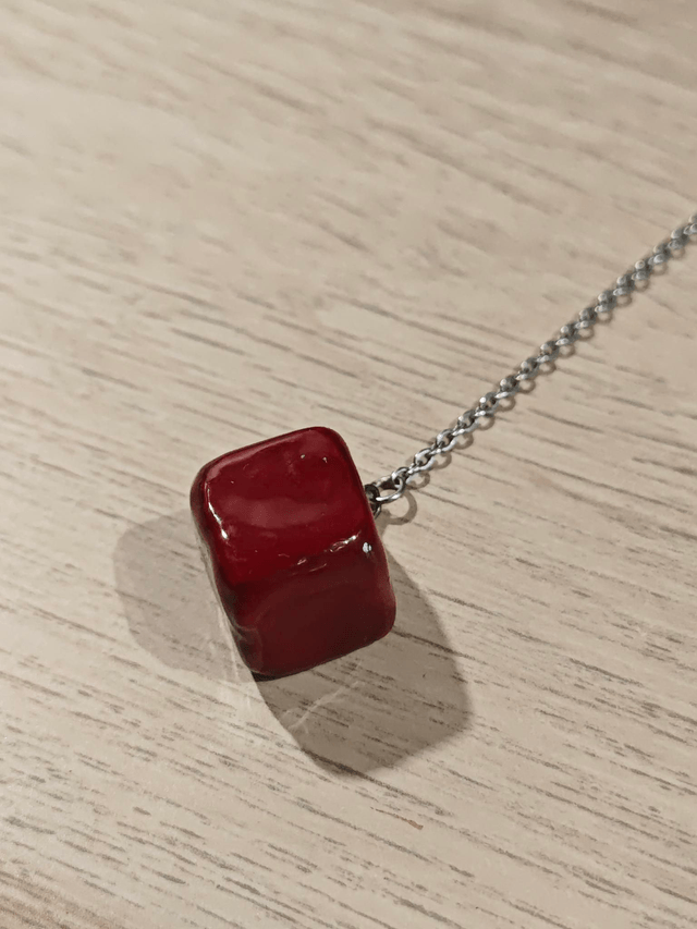 Pendule cube - rouge