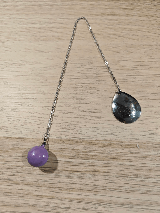 Pendule boule - violet
