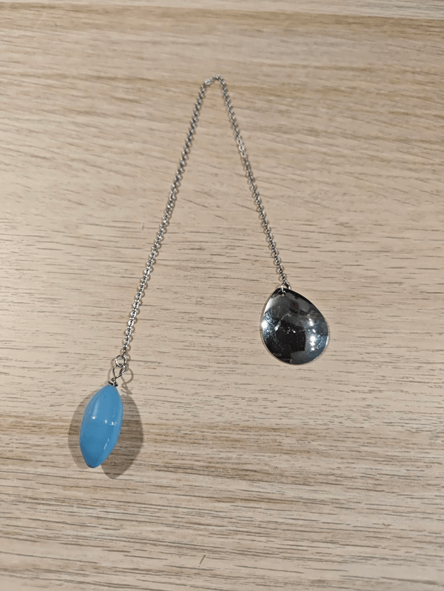 Pendule olive - bleu clair