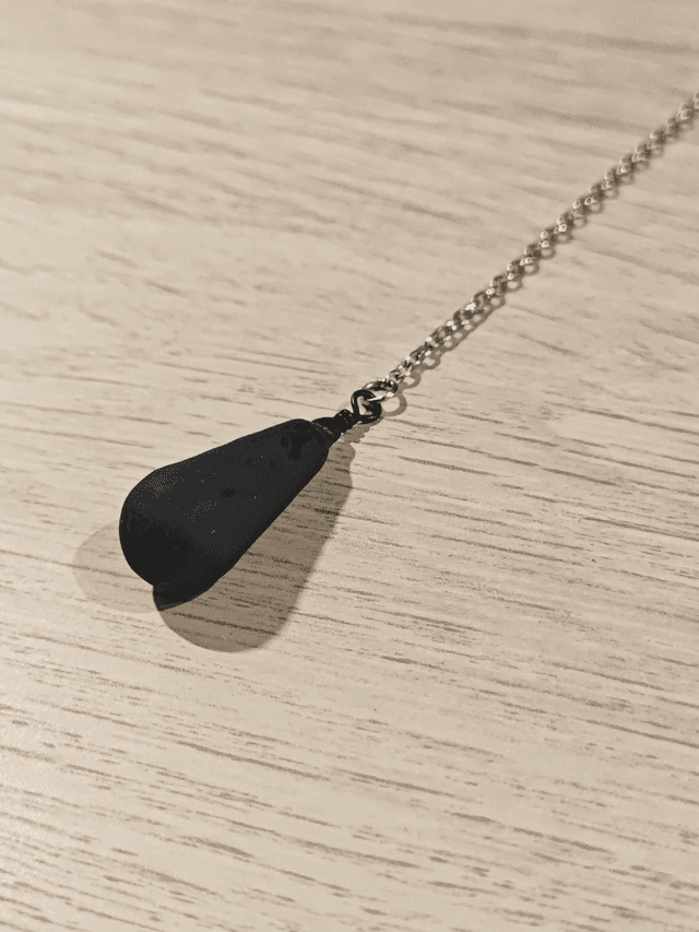 Pendule &quot;goutte&quot; - noir mat