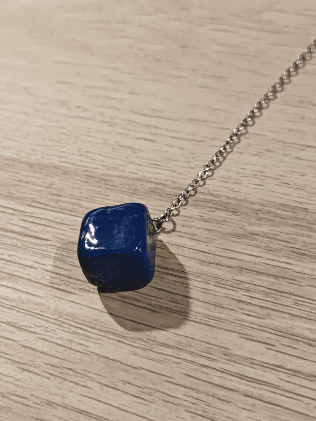 Pendule cube - bleu foncé 